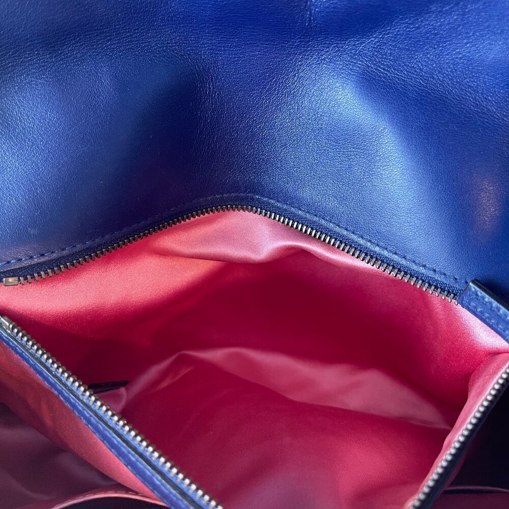 Gucci Blue Quilted Velvet Embroidered MODERN Medium Marmont Bag - Preowned - Picture 10 of 16